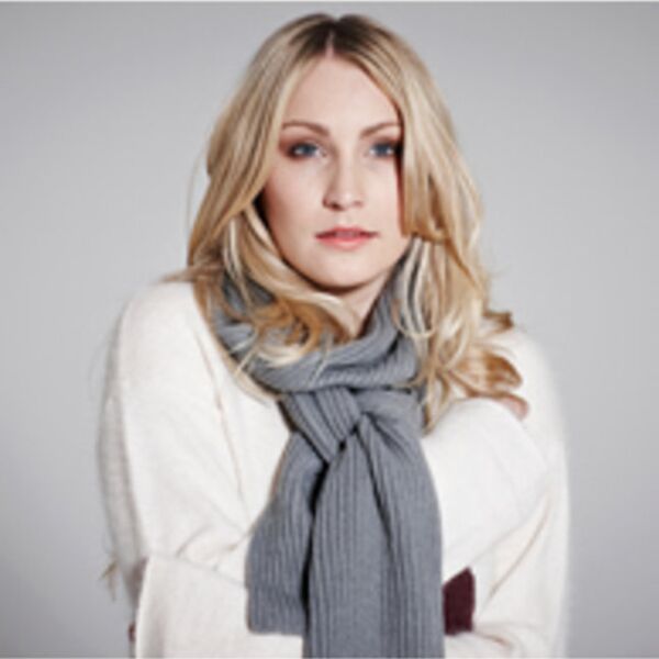 Metro knitted scarf Vignette